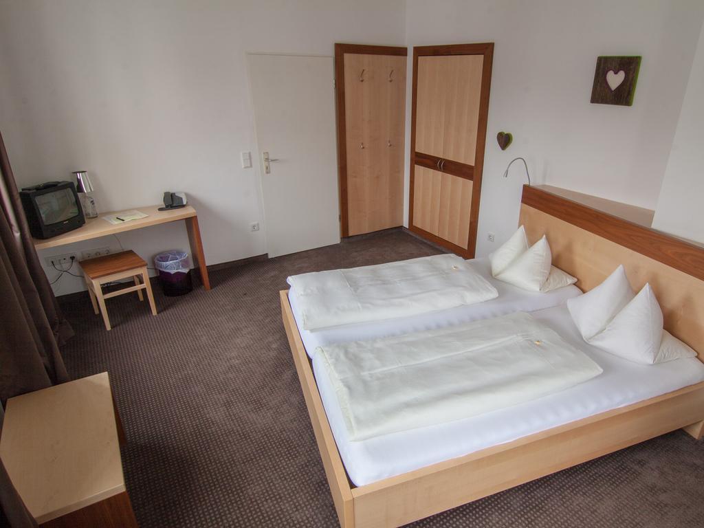 Hotel Hartmann Fuerstenfeldbruck Quarto foto
