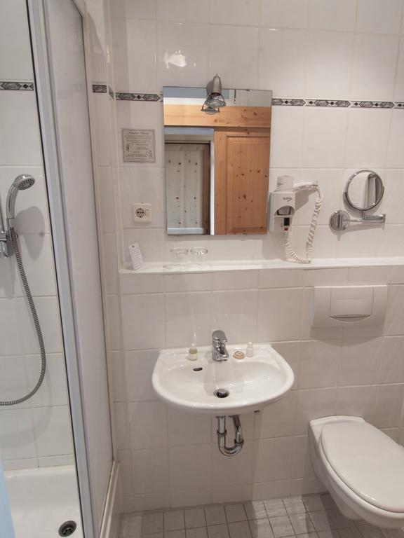 Hotel Hartmann Fuerstenfeldbruck Quarto foto