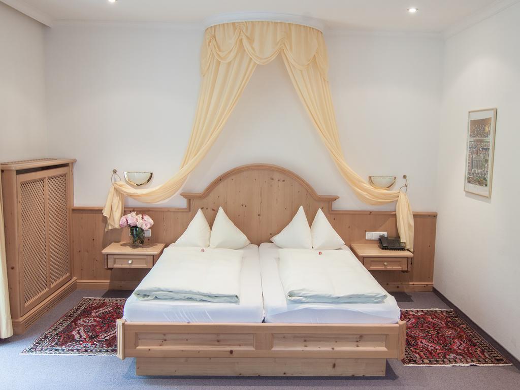 Hotel Hartmann Fuerstenfeldbruck Quarto foto
